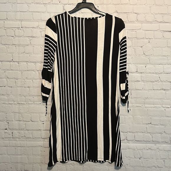 Robert Louis Black and white striped small dress - Picture 2 of 2